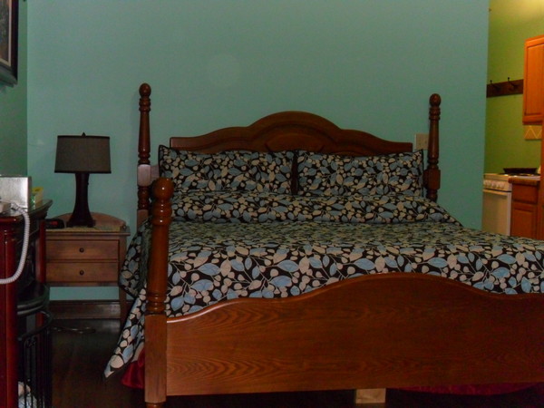 1 King Jacuzzi Cottage Photo 1