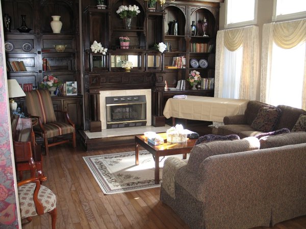 5 Bedroom Victorian Manor Photo 5