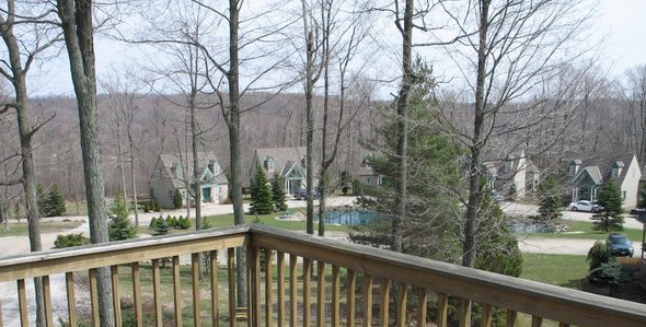 1 Queen Jacuzzi Cottage Photo 1