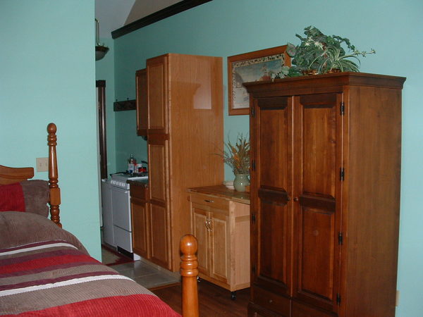 1 Queen Jacuzzi Cottage Photo 6