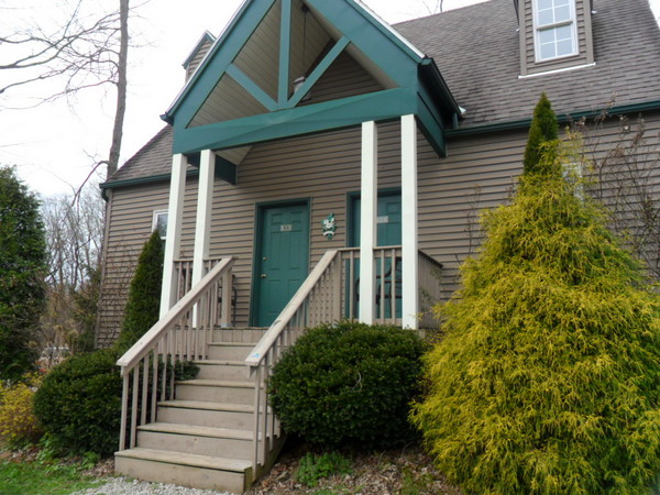 2 Queen Jacuzzi Cottage Photo 1